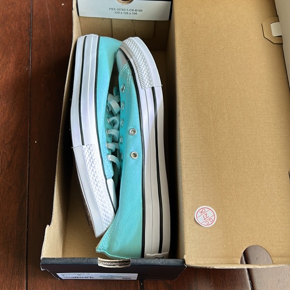 Converse💕NIB💕Aruba Blue💕Unisex 💕Mens 7💕Women’s 9💕Sneakers - Picture 9 of 9